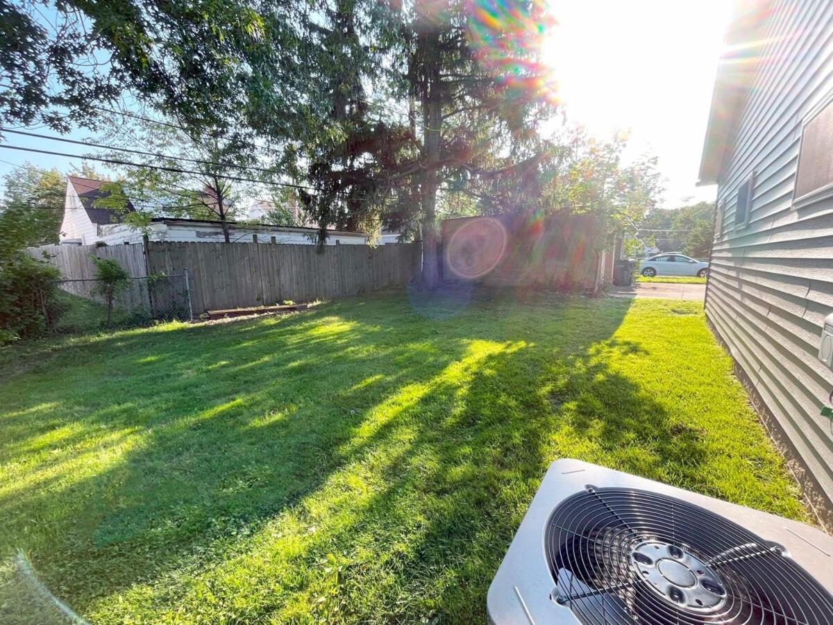 Beautiful Cozy New Build Home - Pet Friendly South Euclid Exterior foto